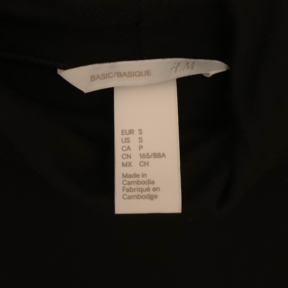 H&M Basic Black Turtleneck - Picture 3 of 3